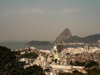 Pão de Açúcar ao fundo, indicando a localização privilegiada de Botafogo dentro da cidade, polo atrativo para Dark Kitchens.